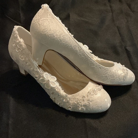 Shoes - NEW Custom Elegant White Lace Floral Bridal Pumps